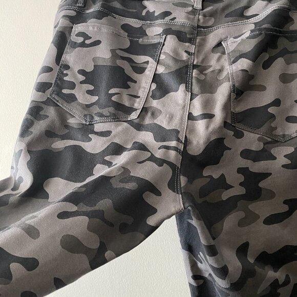 Design Lab Grey Camouflage Print Cotton Blend Skinny Leg Pants - Picture 8 of 12